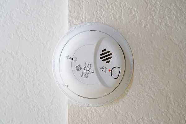 Image of a circular CO alarm system